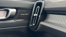 Volvo XC40 2.0 B4P Ultimate Dark 5dr Auto Petrol Estate